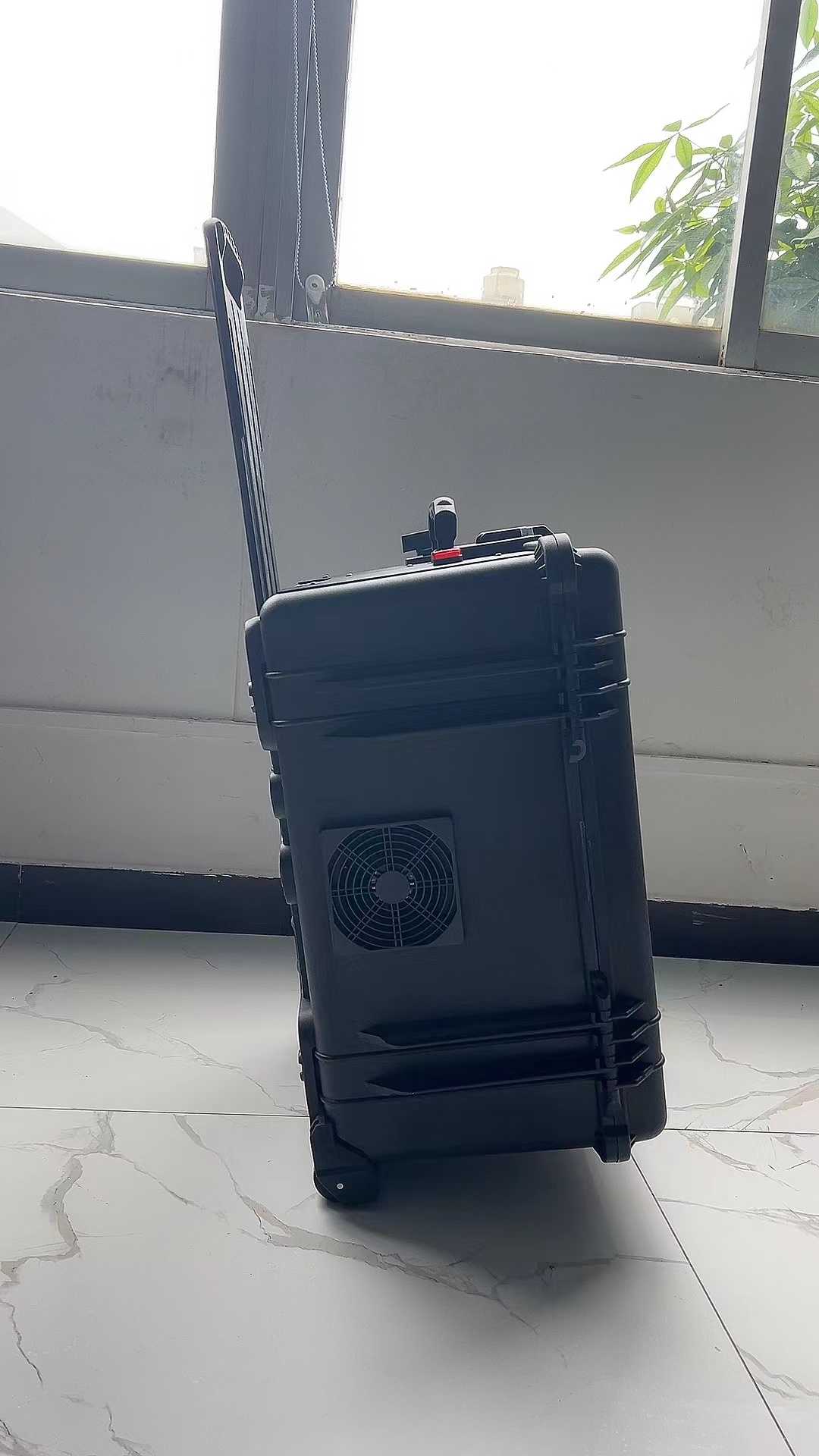 连云手拉箱型移动通信干扰器